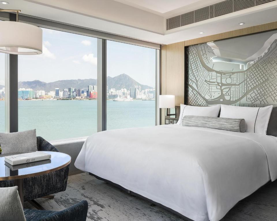 Hyatt Centric Victoria Harbour 객실 침대