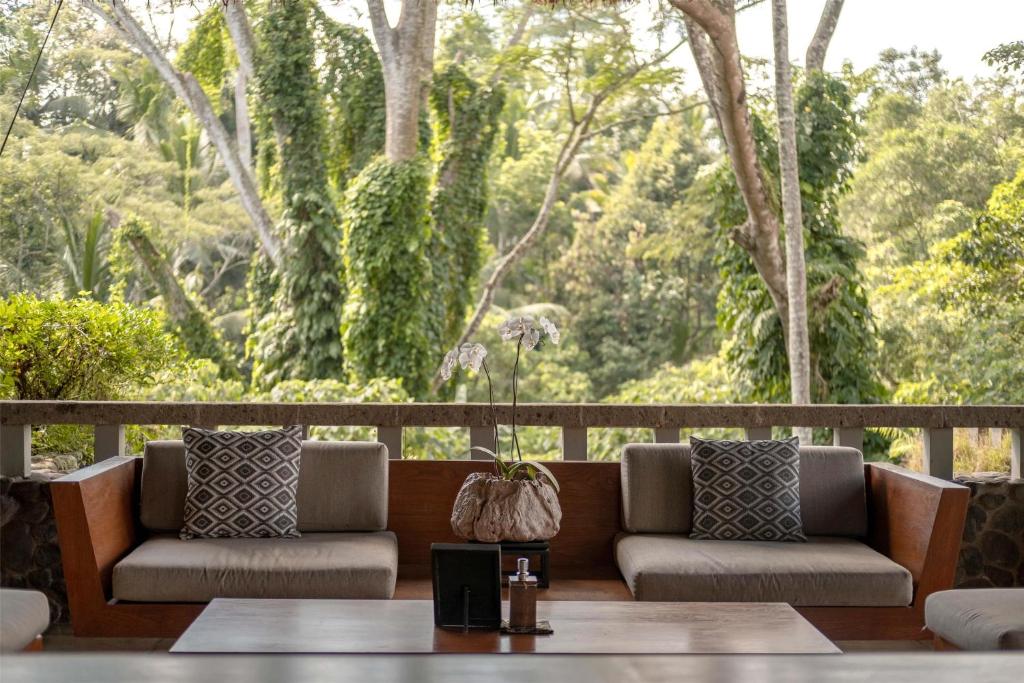 Posezení v ubytování Alila Ubud