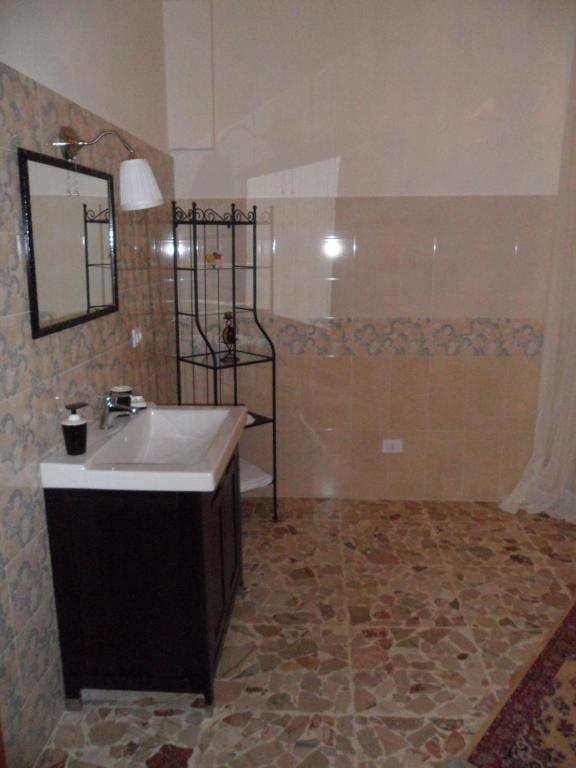 A bathroom at IL B&B Maison Graziella