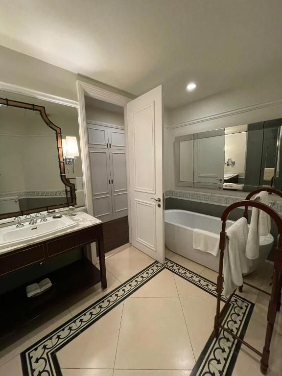 Suite Nghệ Thuật