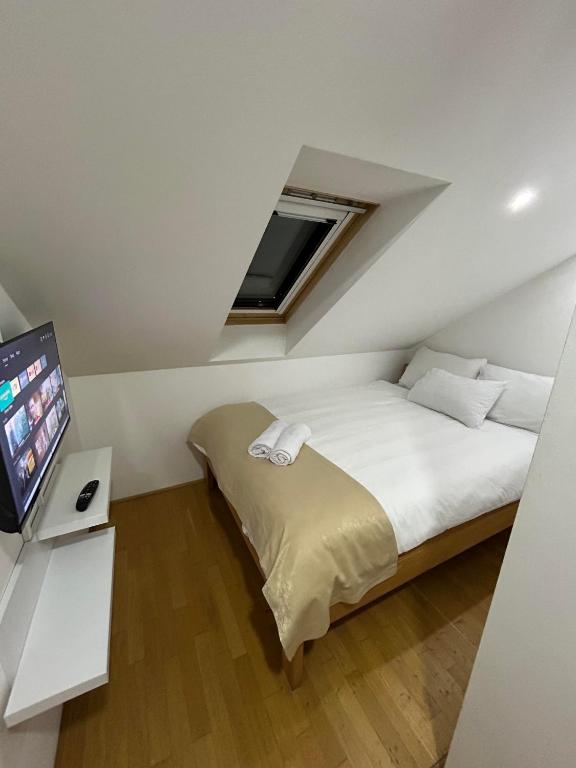 Gaia Aparthotel near Airport - Economy Double Room