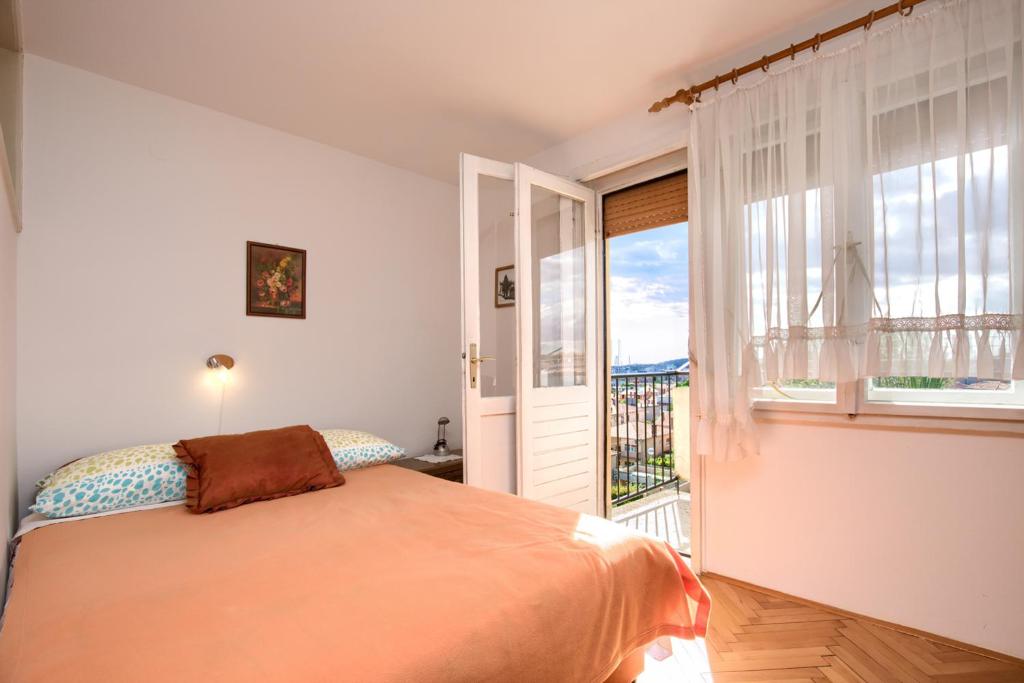 Apartman Gordana with balcony and parking