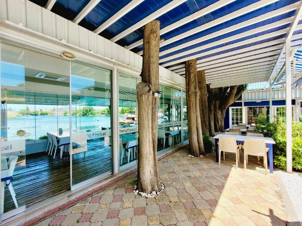 Balkón nebo terasa v ubytování Berg Hotel