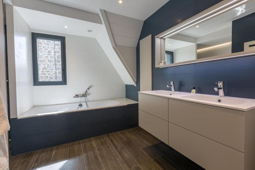 Kúpeľňa v ubytovaní Villa Galeo - Maison d'exception à Rotheneuf