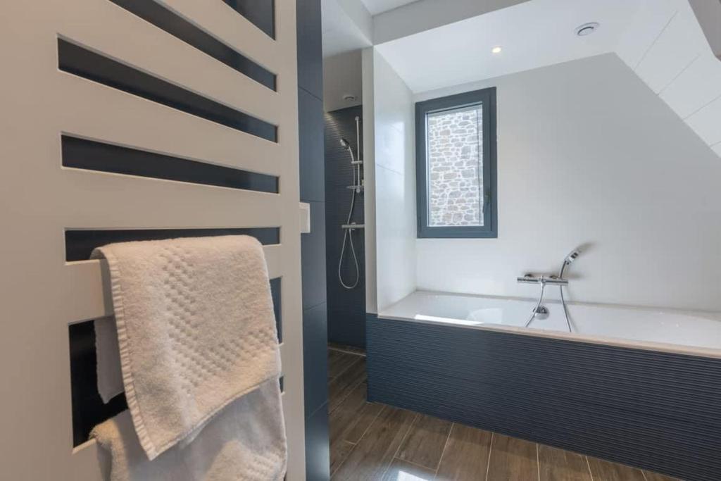 Kúpeľňa v ubytovaní Villa Galeo - Maison d'exception à Rotheneuf