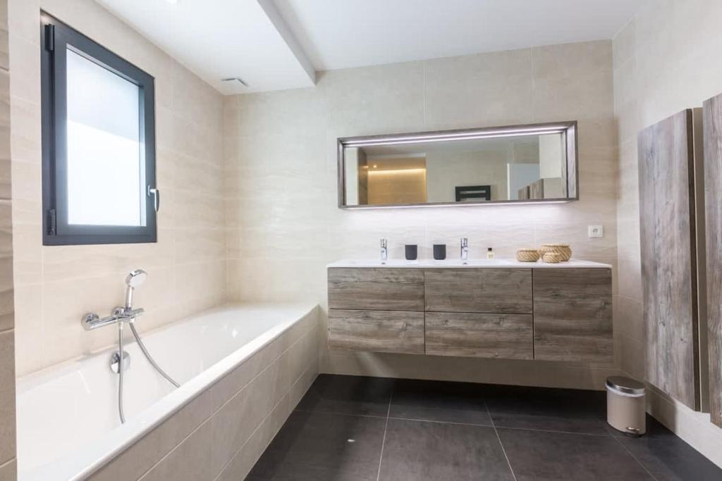 Kúpeľňa v ubytovaní Villa Galeo - Maison d'exception à Rotheneuf