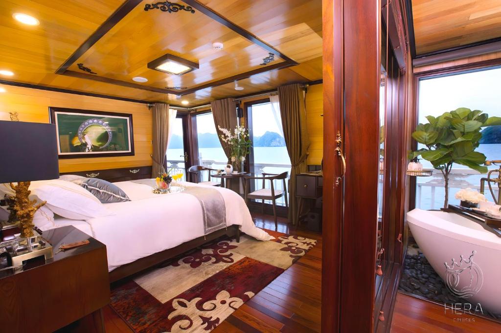 Hera Grand Luxury Cruise - 11