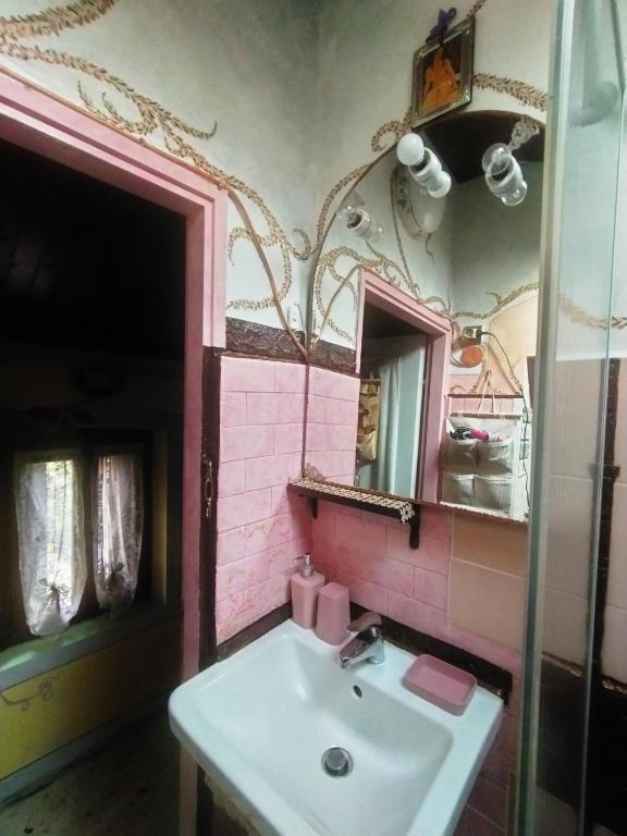 Fotografia z galérie ubytovania Art B&B La Casa del Pittore v destinácii Revine Lago