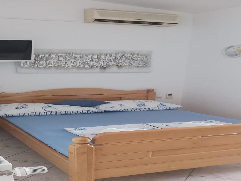 Posteľ alebo postele v izbe v ubytovaní Modern Apartment in Starigrad with Garden