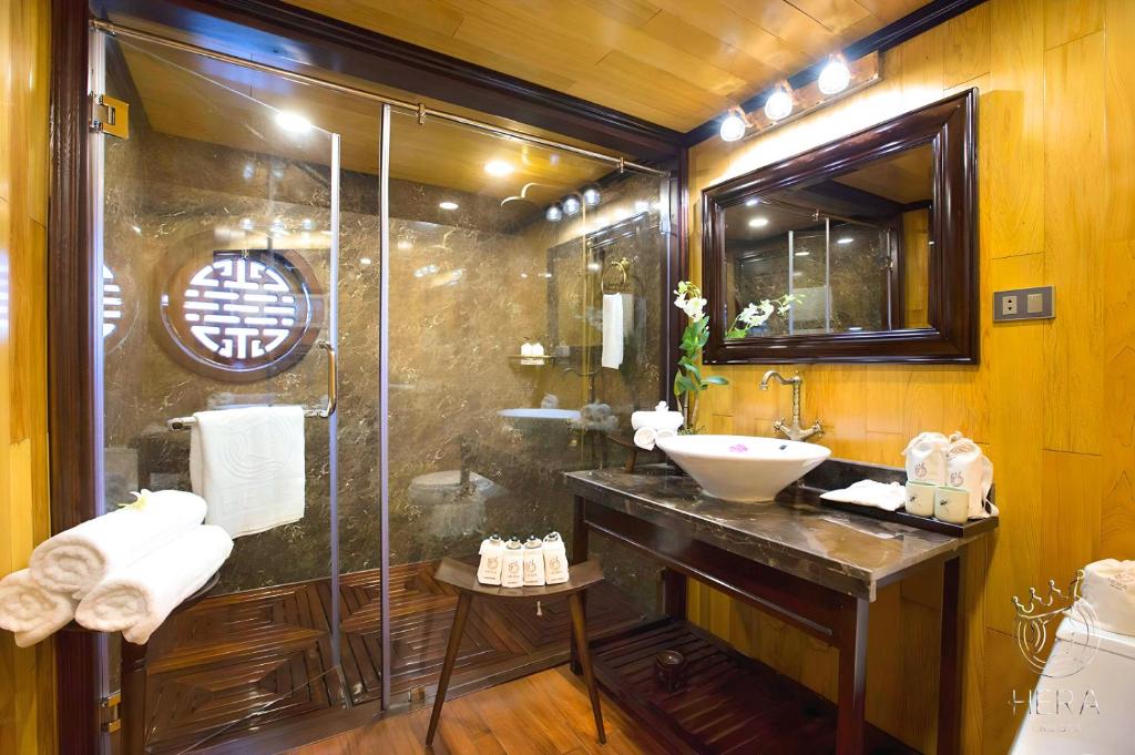 Hera Grand Luxury Cruise - 6