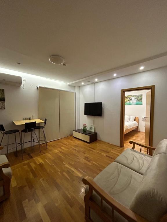 Gaia Aparthotel near Airport - Classic One-Bedroom Apartment With King Bed
