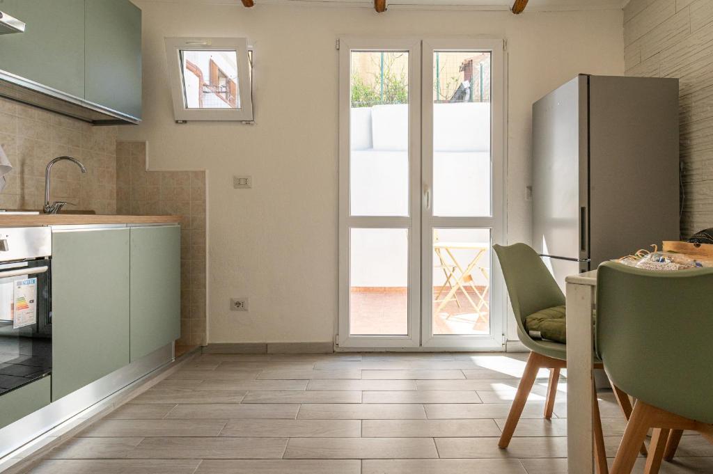 Kuchyň nebo kuchyňský kout v ubytování Loft Sa Pedra - Holliday Apartment by Faendho