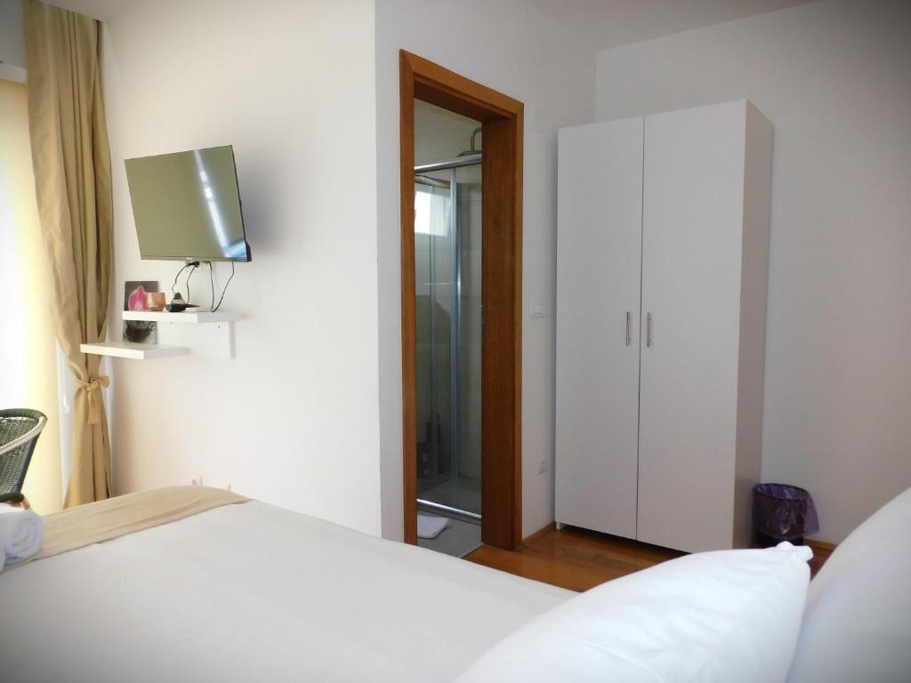Gaia Aparthotel near Airport - Double Or Twin Room