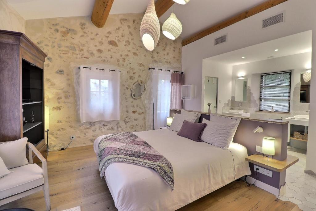 LA BASTIDE DES CULS-ROUSSET - Superior King Suite
