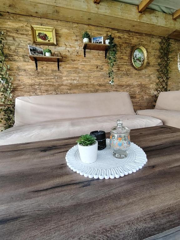 Prostor za sedenje u objektu Apartmani Ruj
