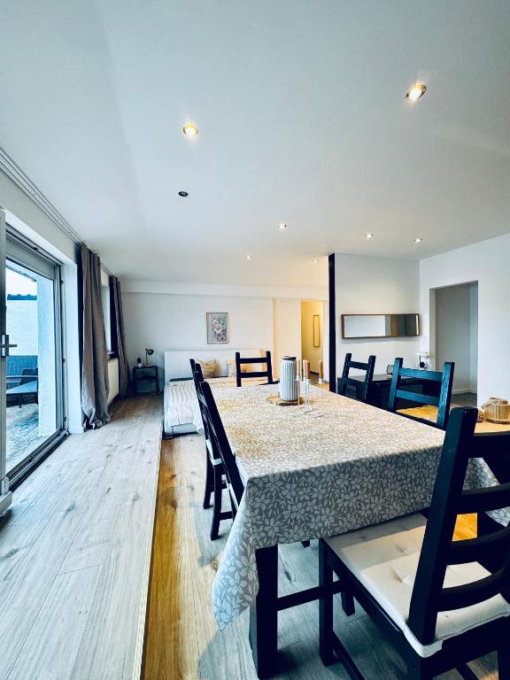 Χώρος καθιστικού στο Amazing 2BR Apt, 16-Mins to Blumengärten