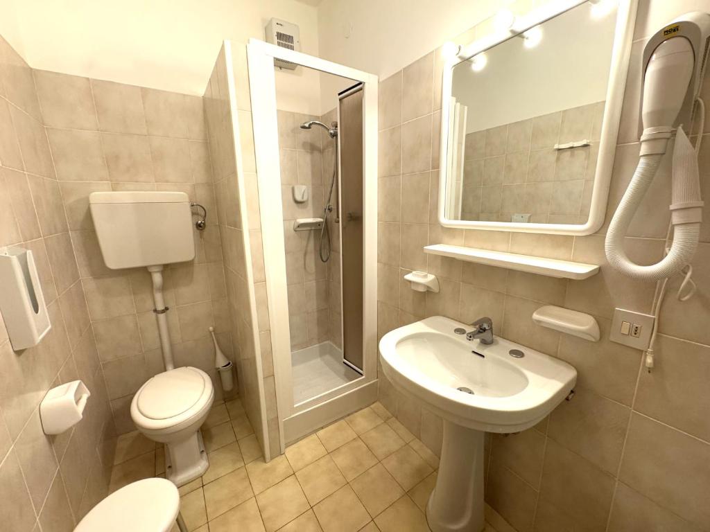 Koupelna v ubytování Hotel Excelsior