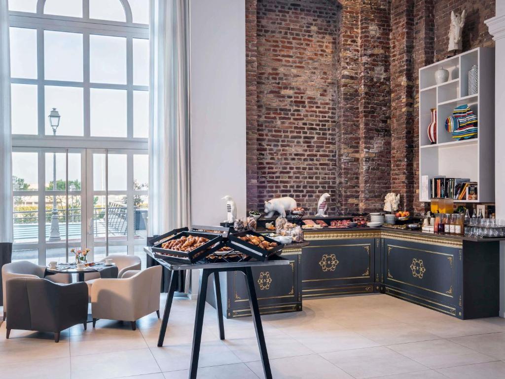 Напитки в Cures Marines Hotel Thalasso & Spa Trouville - MGallery Collection