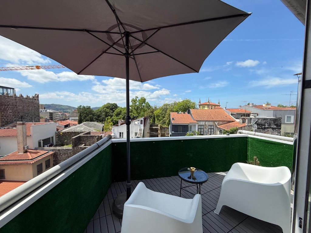 Un balcon sau o terasă la Apartments Historic Center • Collection by Perpetual Relax