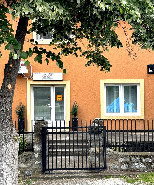 Budova, kde se apartmán nachází
