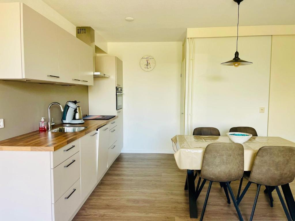 Η κουζίνα ή μικρή κουζίνα στο Lamsoor 2C