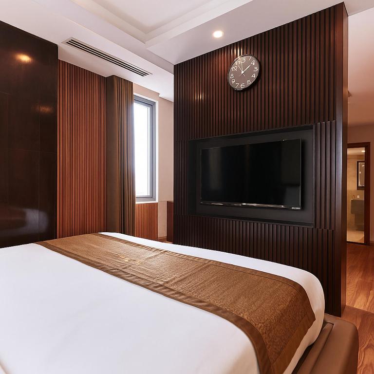 TV a/nebo společenská místnost v ubytování Mercury Apartment Danang