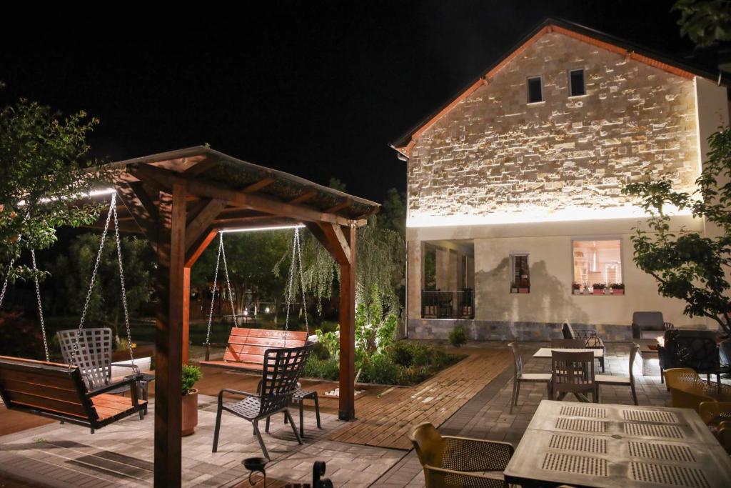 Patio nebo venkovní prostory v ubytování Plis Bujtina - Guesthouse