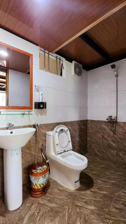 Koupelna v ubytování Natural Home Đà Lạt
