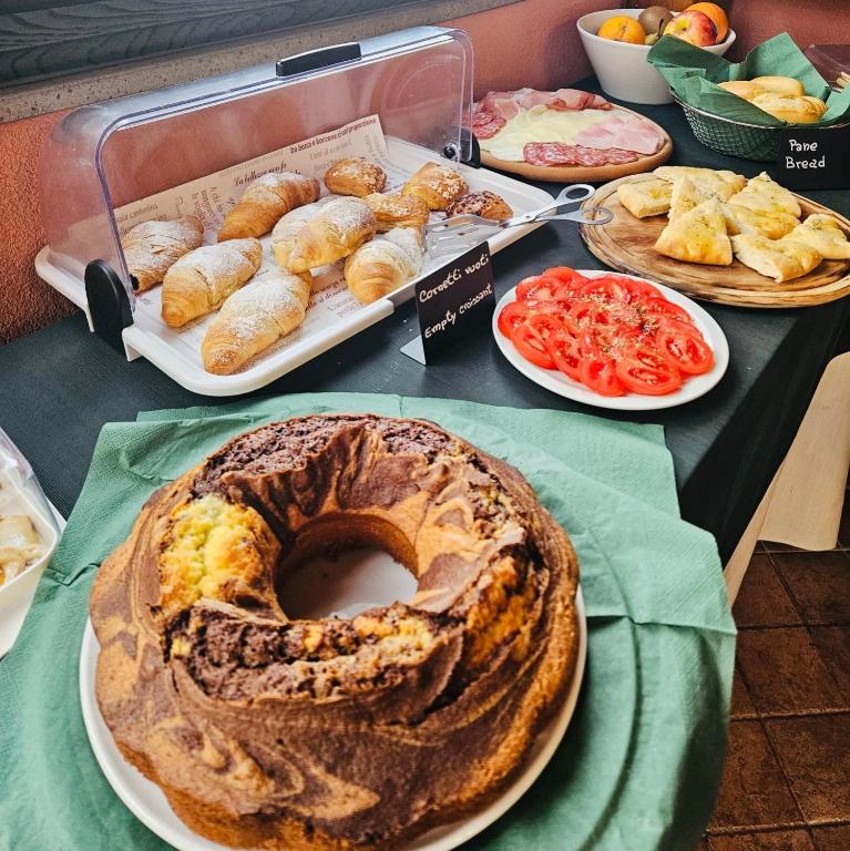 Jedlo v ubytovaní bed & breakfast alebo blízkom okolí