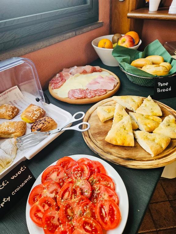 Jedlo v ubytovaní bed & breakfast alebo blízkom okolí