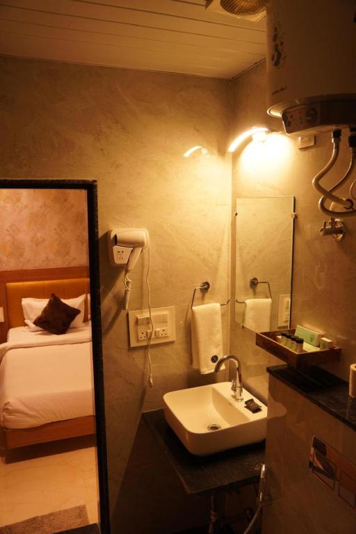 Fotografie z fotogalerie ubytování Hotel Aashiyana v destinaci Kāhārpāra