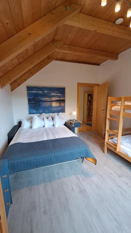 Llit o llits en una habitació de Ferienhaus Manuela