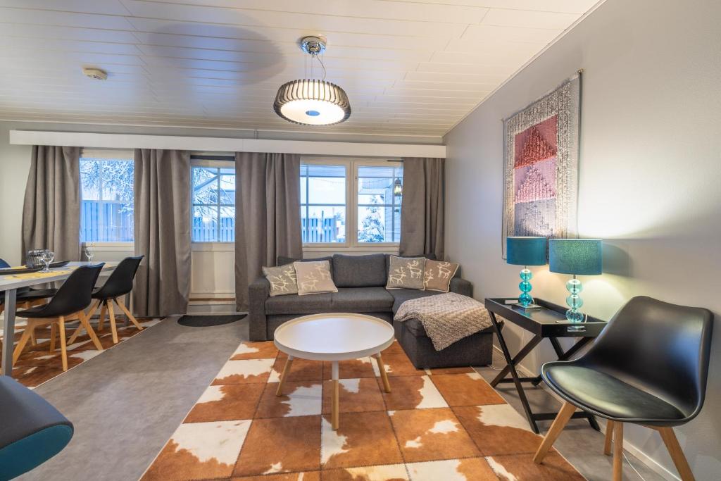 Гостиная зона в Kuukkeli Apartments
