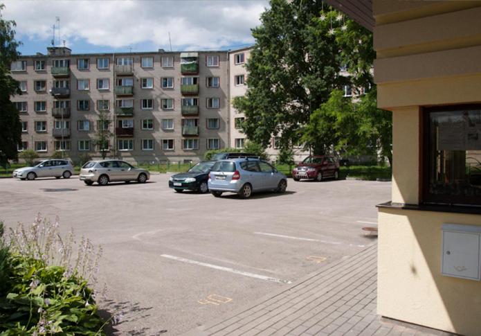 Hoone, kus võõrastemaja asub