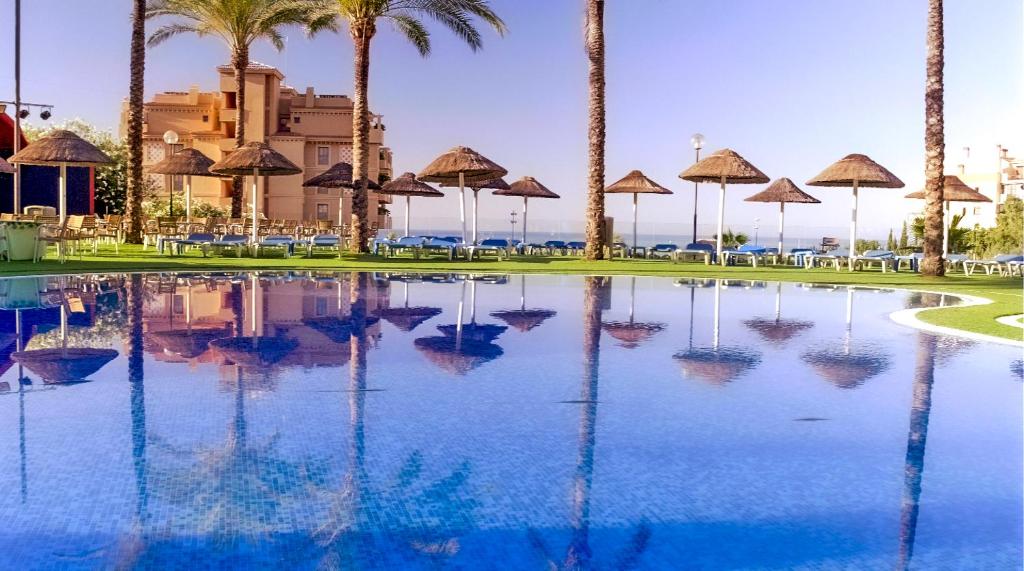 Bazén v ubytovaní Holiday World RIWO Hotel. alebo v jeho blízkosti
