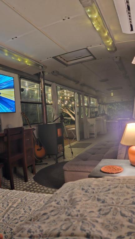Istumisnurk majutusasutuses Onibus Casa VNI