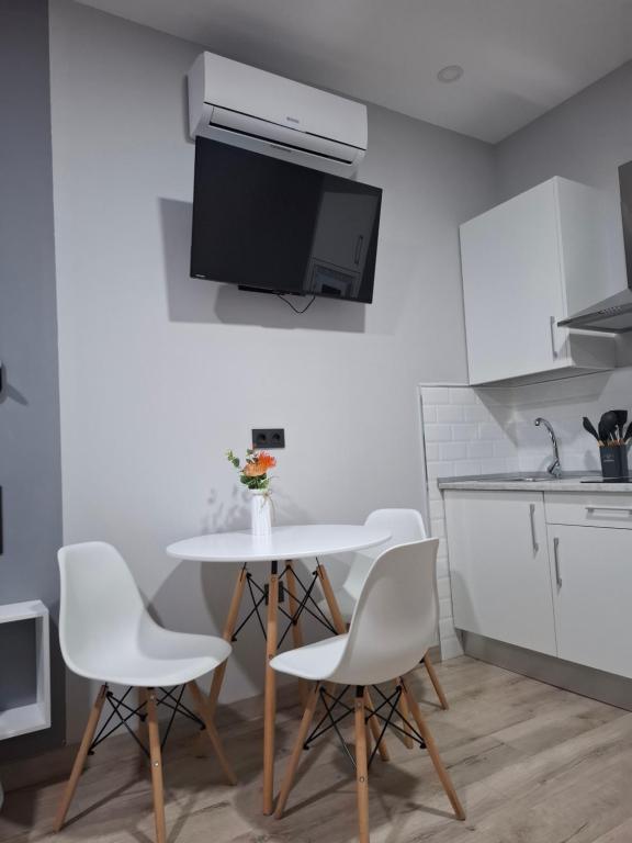 Medea Suites Apartamentos - 5