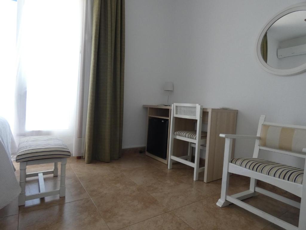 Fotografie z fotogalerie ubytování Hostal Port Fornells v destinaci Fornells