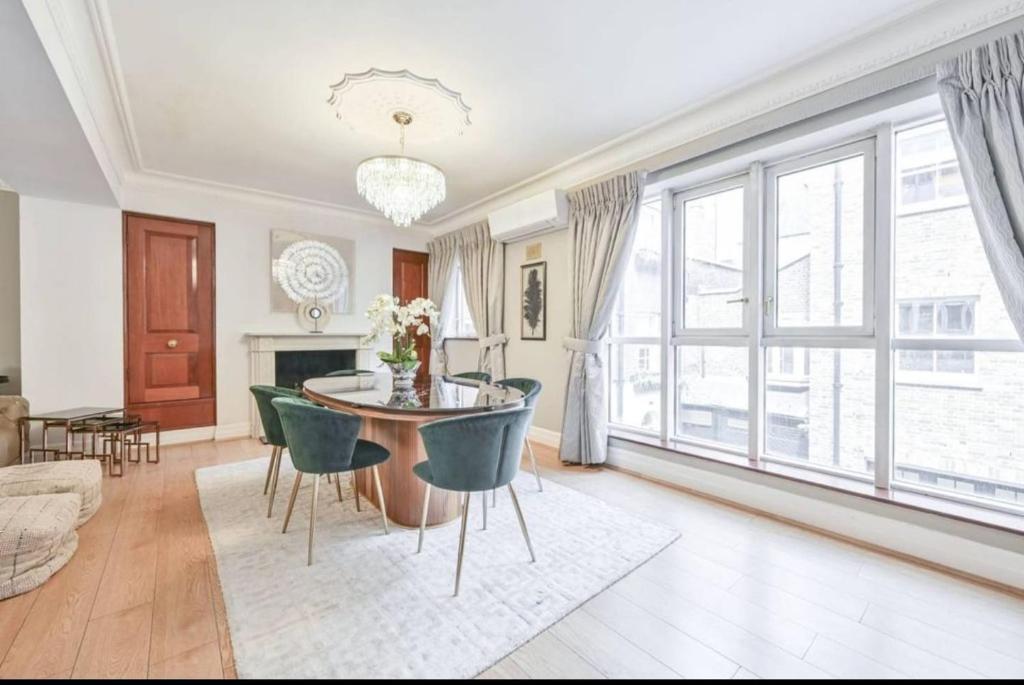 Posezení v ubytování CARLTON COURT - MAYFAIR