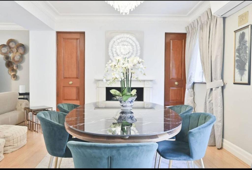 Posezení v ubytování CARLTON COURT - MAYFAIR