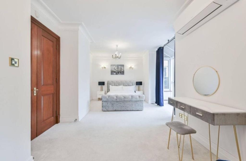 Posezení v ubytování CARLTON COURT - MAYFAIR