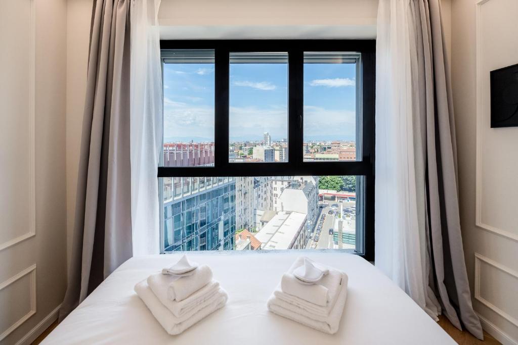 Lumen Milano - Skyline View Attic