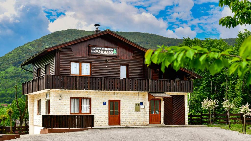 Nespecifikovaný výhled na hory nebo výhled na hory při pohledu z apartmánu