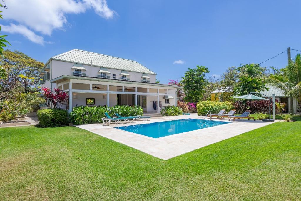 Hồ bơi trong/gần Rosedale 3 bedroom home