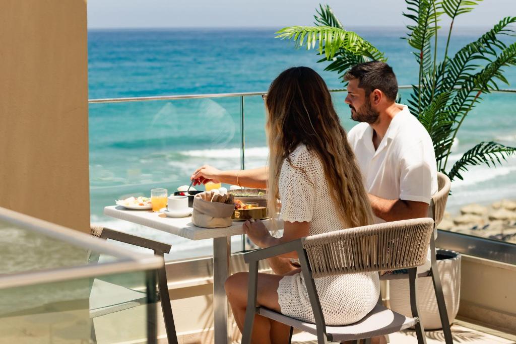 Batis Aero Beachfront Wellbeing Hotel - 3