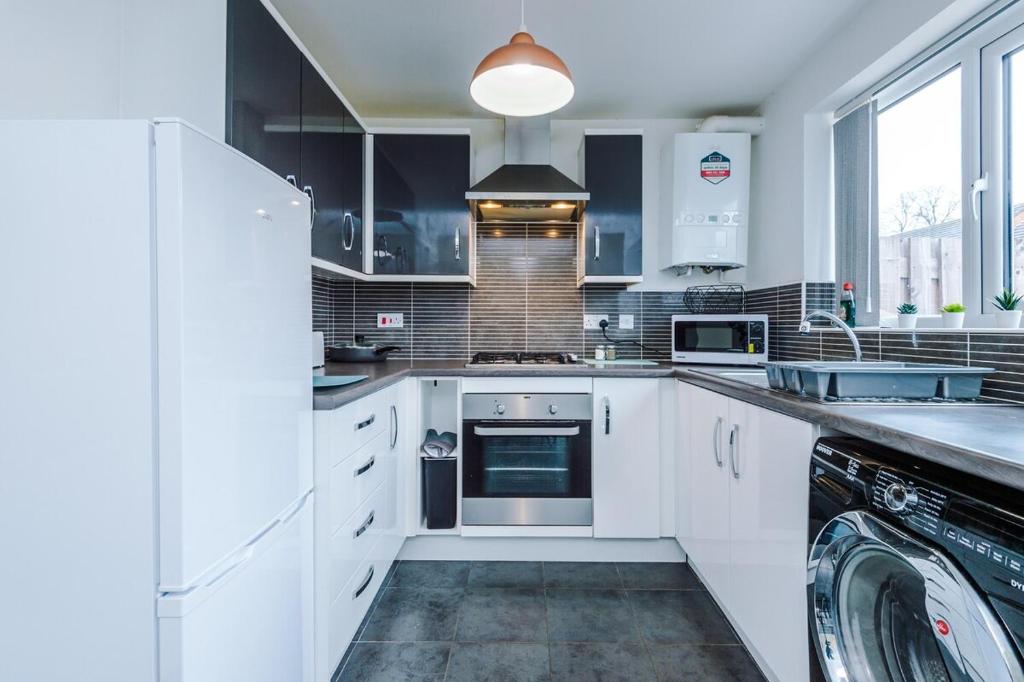 Cucina o angolo cottura di Steps from O2 Apollo, Ox road