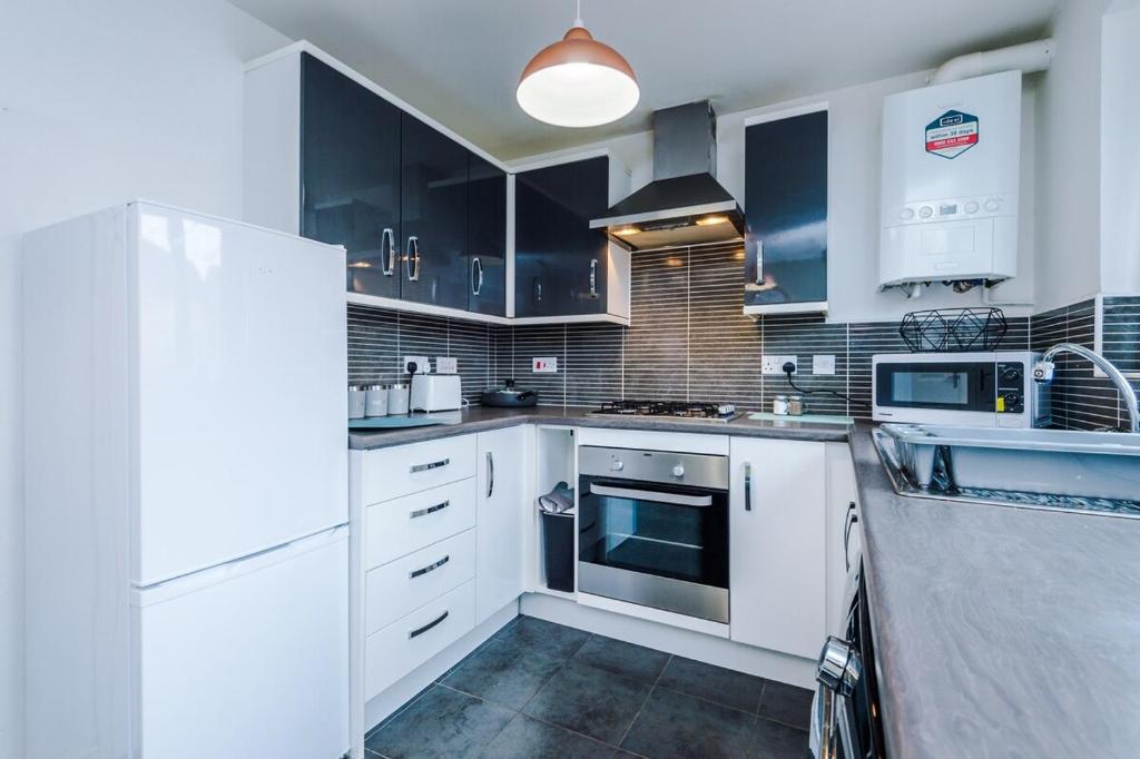 Cucina o angolo cottura di Steps from O2 Apollo, Ox road