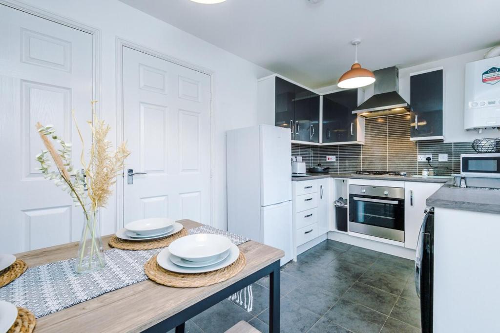 Cucina o angolo cottura di Steps from O2 Apollo, Ox road