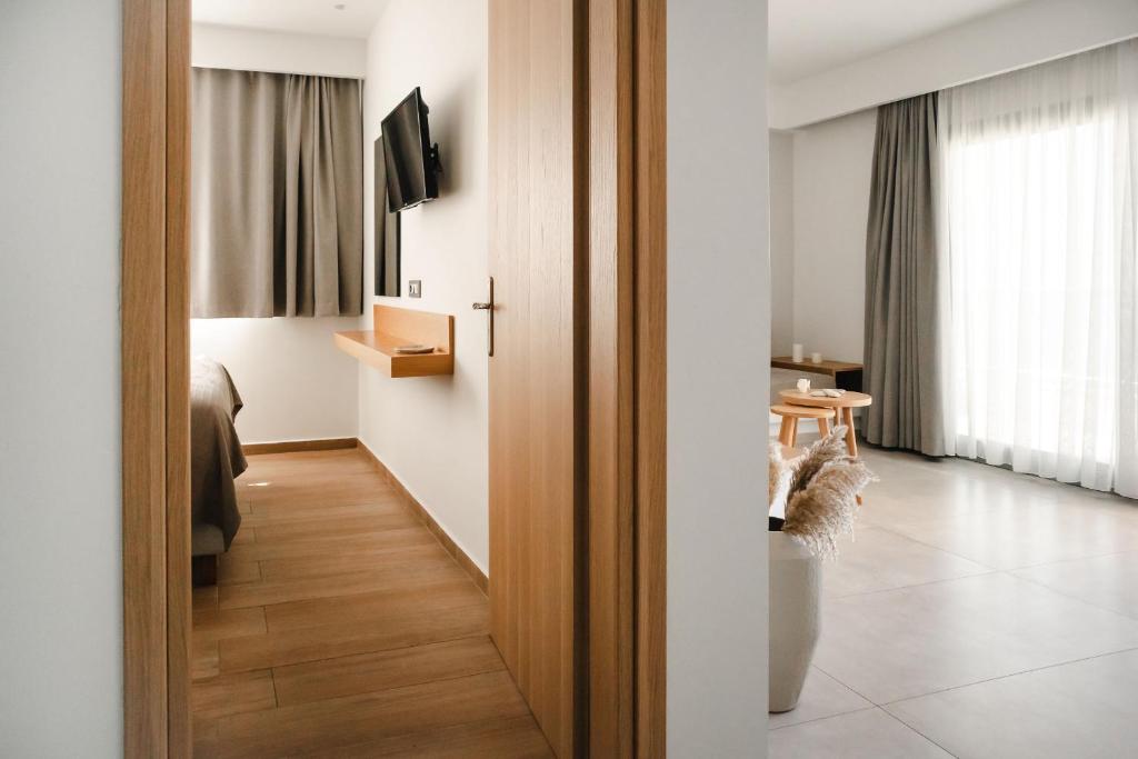 Batis Aero Beachfront Wellbeing Hotel - 15