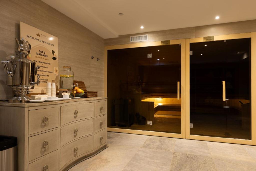 Royal Ariston Hotel - Resim 45